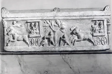 Sarcophage chrétien avec scènes de la vie d